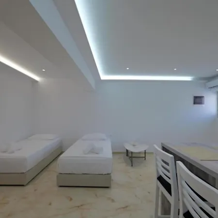 Apartment Thea *